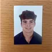 Profesor imparte clases desde primaria hasta bachillerato en asignatura com inglés, lengua , matematicas o historia